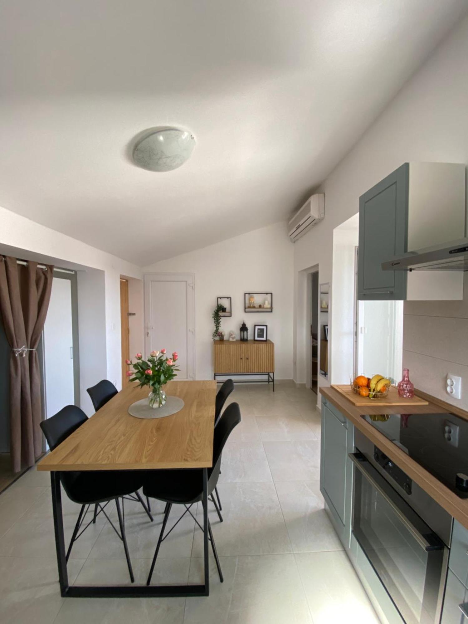 Apartments Jozephine プーラ エクステリア 写真