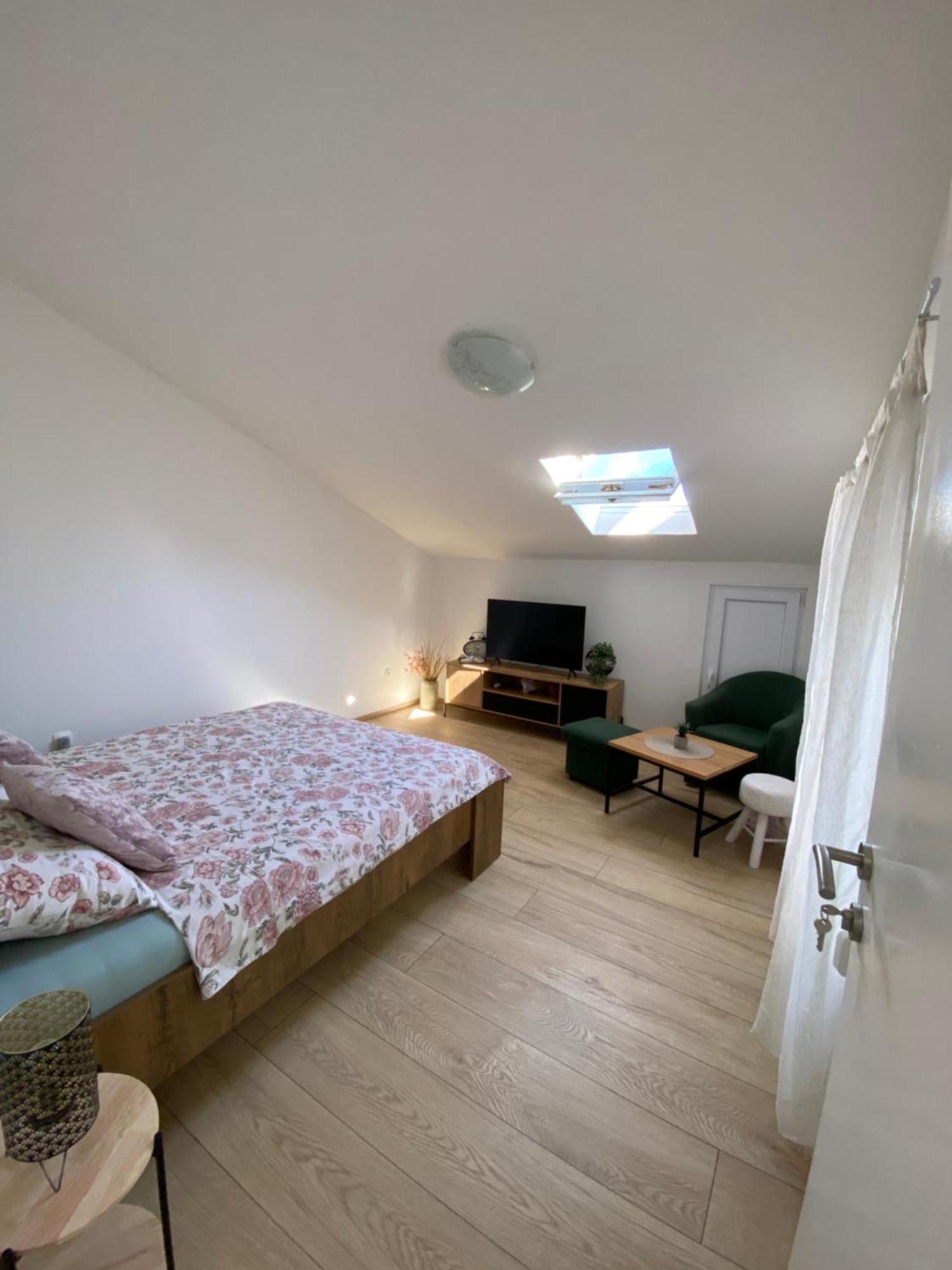 Apartments Jozephine プーラ エクステリア 写真