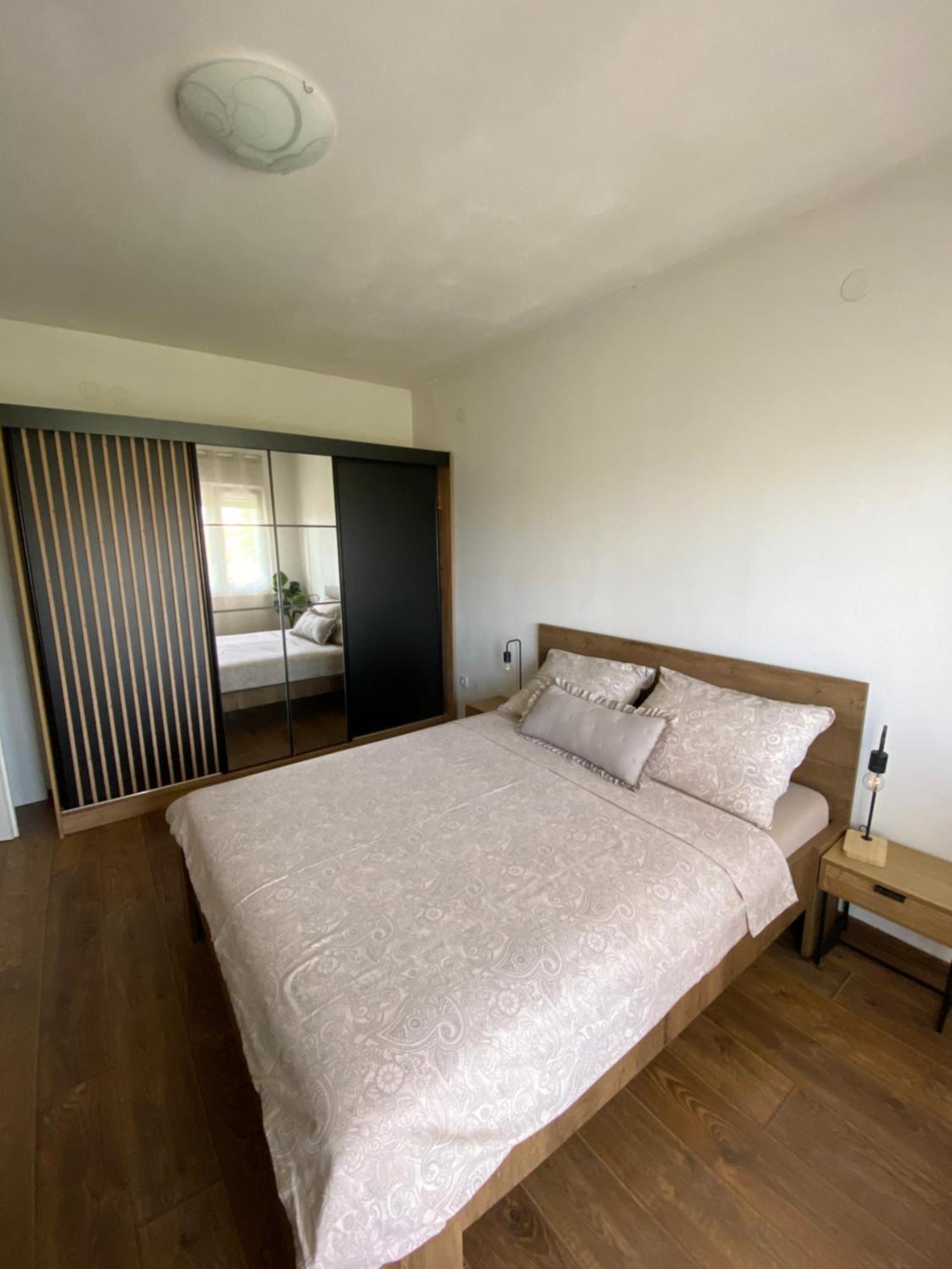 Apartments Jozephine プーラ エクステリア 写真